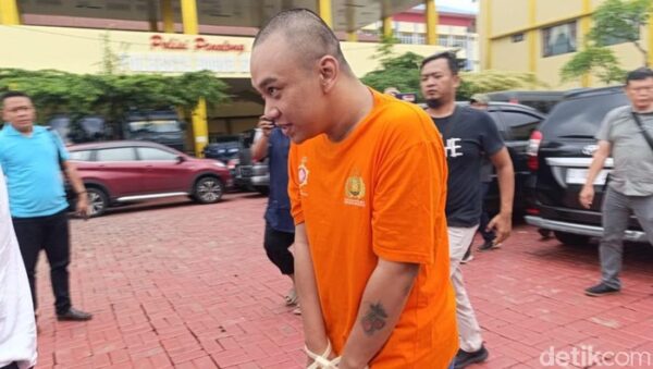 Pria ini Di tangkap Di Hotel Bogor , Karena Skandal Muncikari Korbanya Selebgram-eks Pramugari